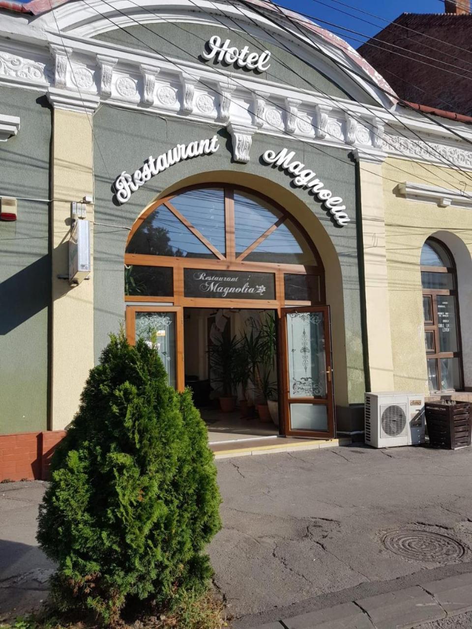 Hotel Magnolia Aiud Exterior foto